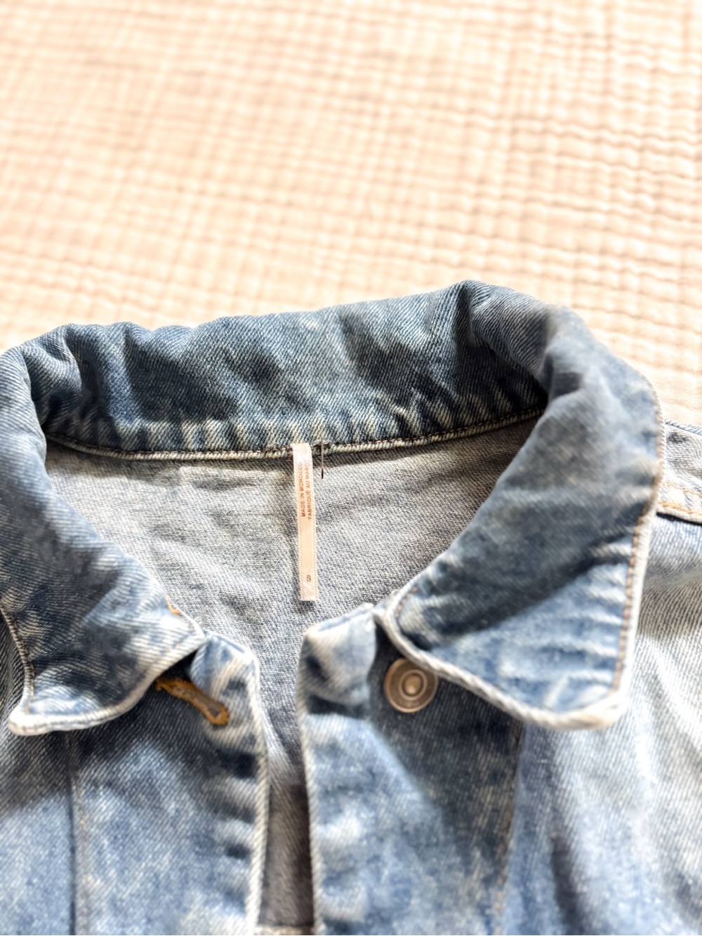 Free People Bedford Denim Crop Jacket size Small - Picture 4 of 6